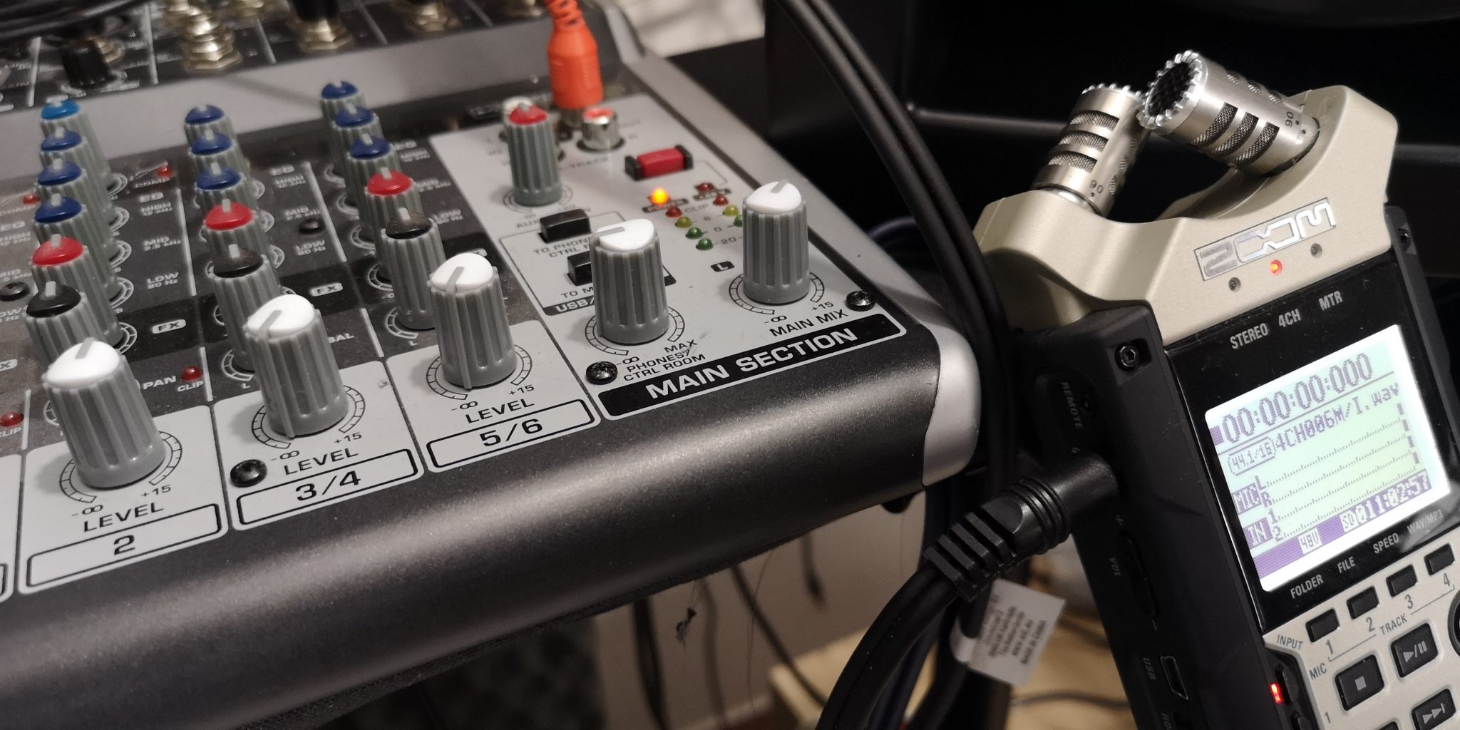 What is the latency in audio recording? Taplic